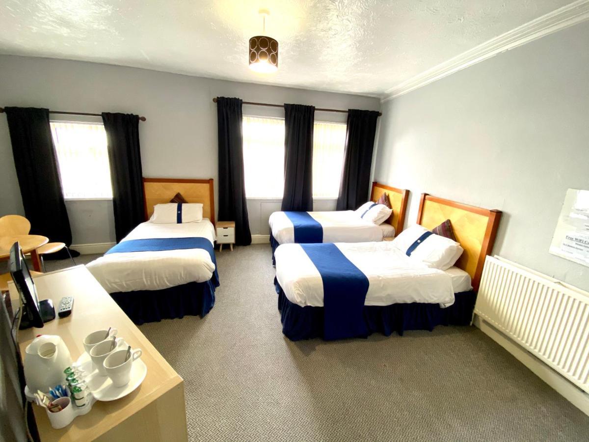 Stalbridge 3* Liverpool